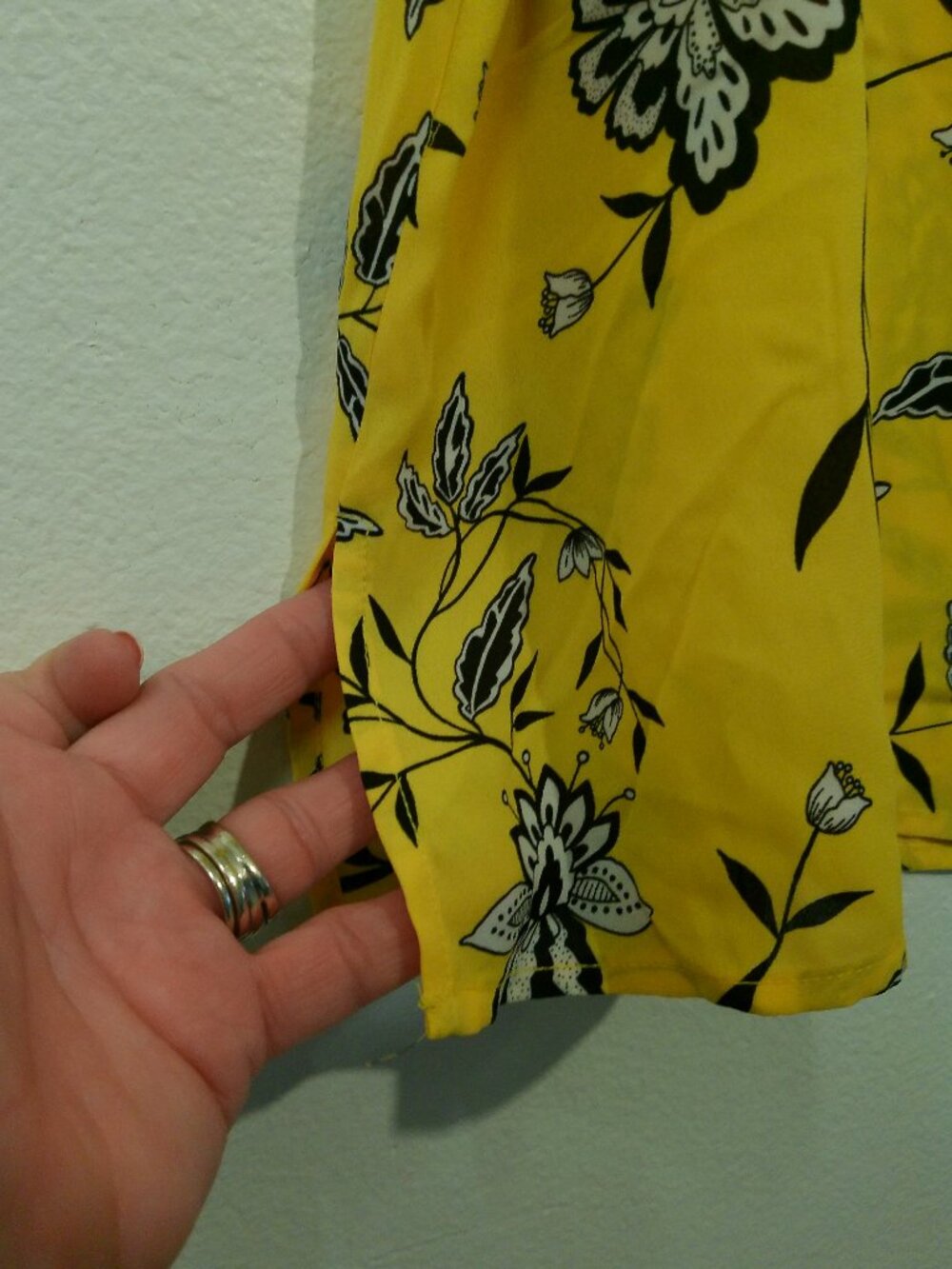Counterparts women's yellow flutter sleeve blouse Size XL (J) - Picture 3 of 11